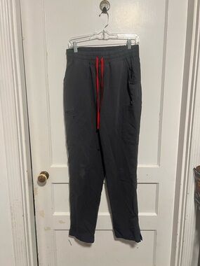 Figs High Waisted Dowa Scrub Pants in Charcoal Size M
$30.00